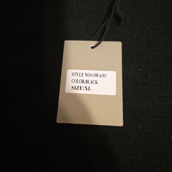 Rain + Rose Mock Neck Boxy Sweater NWT Black XL - Picture 10 of 10